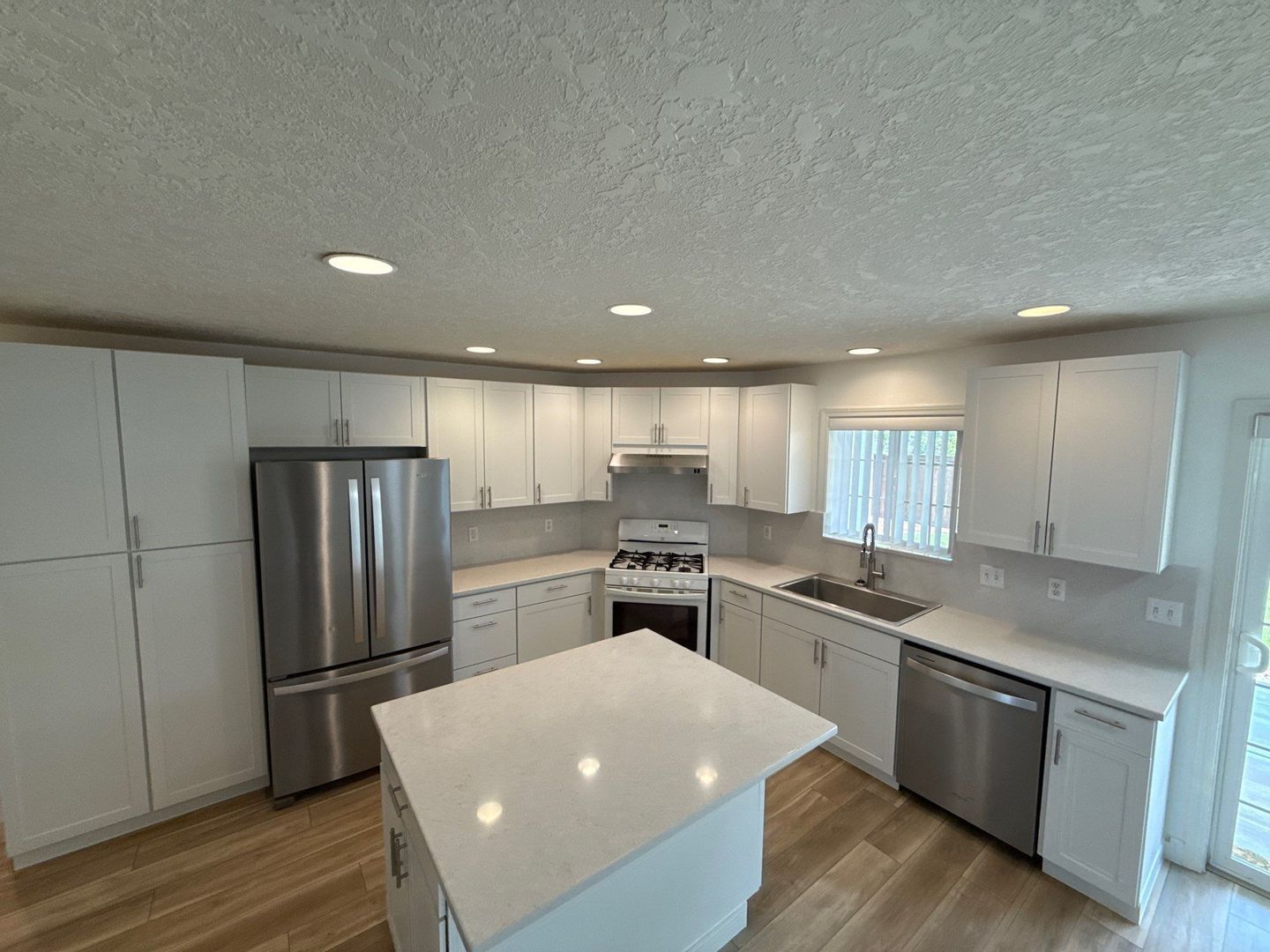 Spacious S. Salem 3BR/2BA Single Family Home in Quiet Neighborhood - AVAILABLE NOW! property image