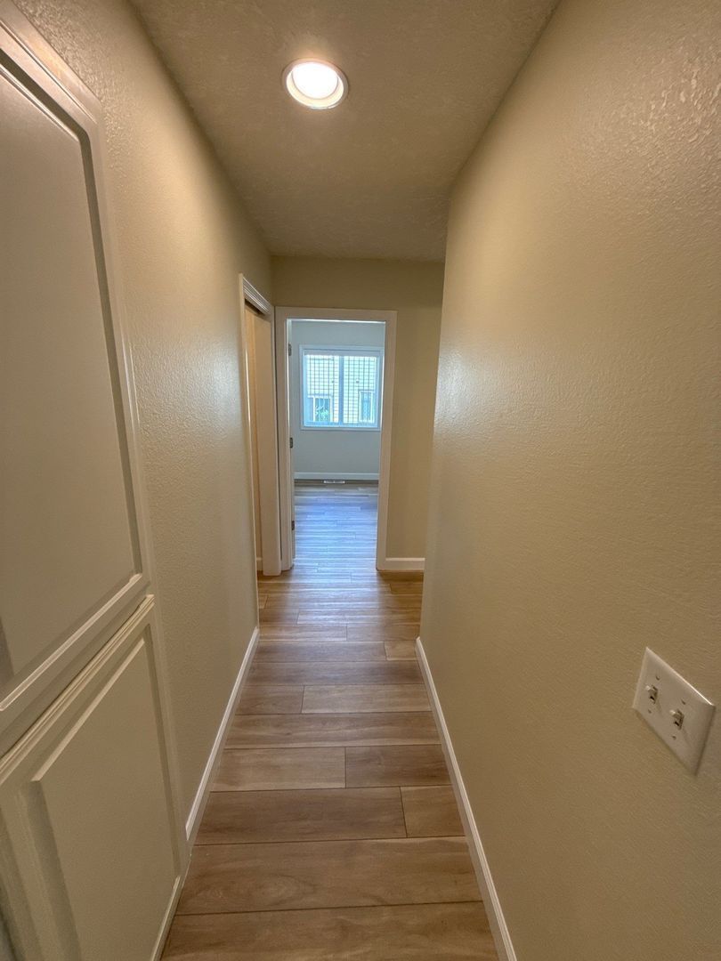 Spacious S. Salem 3BR/2BA Single Family Home in Quiet Neighborhood - AVAILABLE NOW! property image