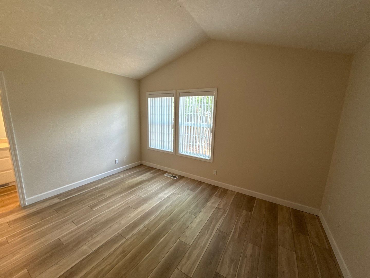 Spacious S. Salem 3BR/2BA Single Family Home in Quiet Neighborhood - AVAILABLE NOW! property image