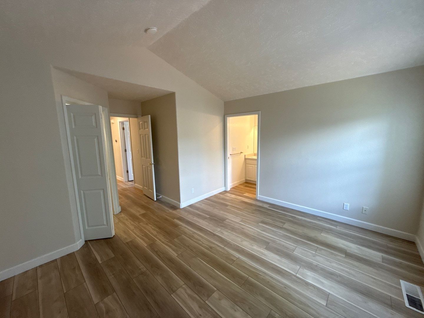 Spacious S. Salem 3BR/2BA Single Family Home in Quiet Neighborhood - AVAILABLE NOW! property image
