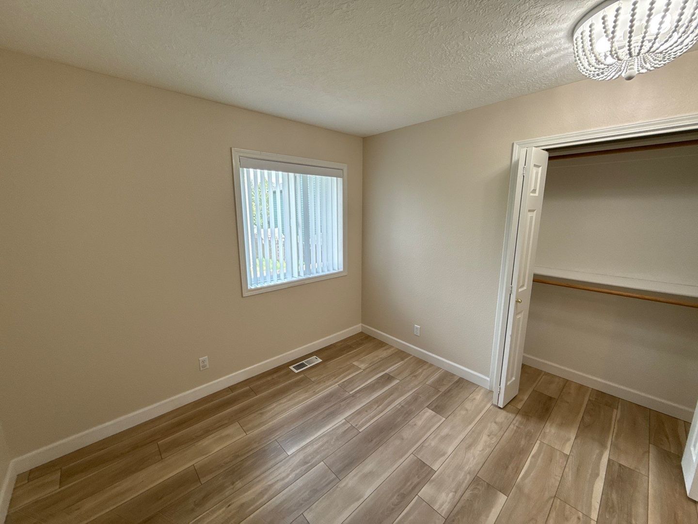 Spacious S. Salem 3BR/2BA Single Family Home in Quiet Neighborhood - AVAILABLE NOW! property image