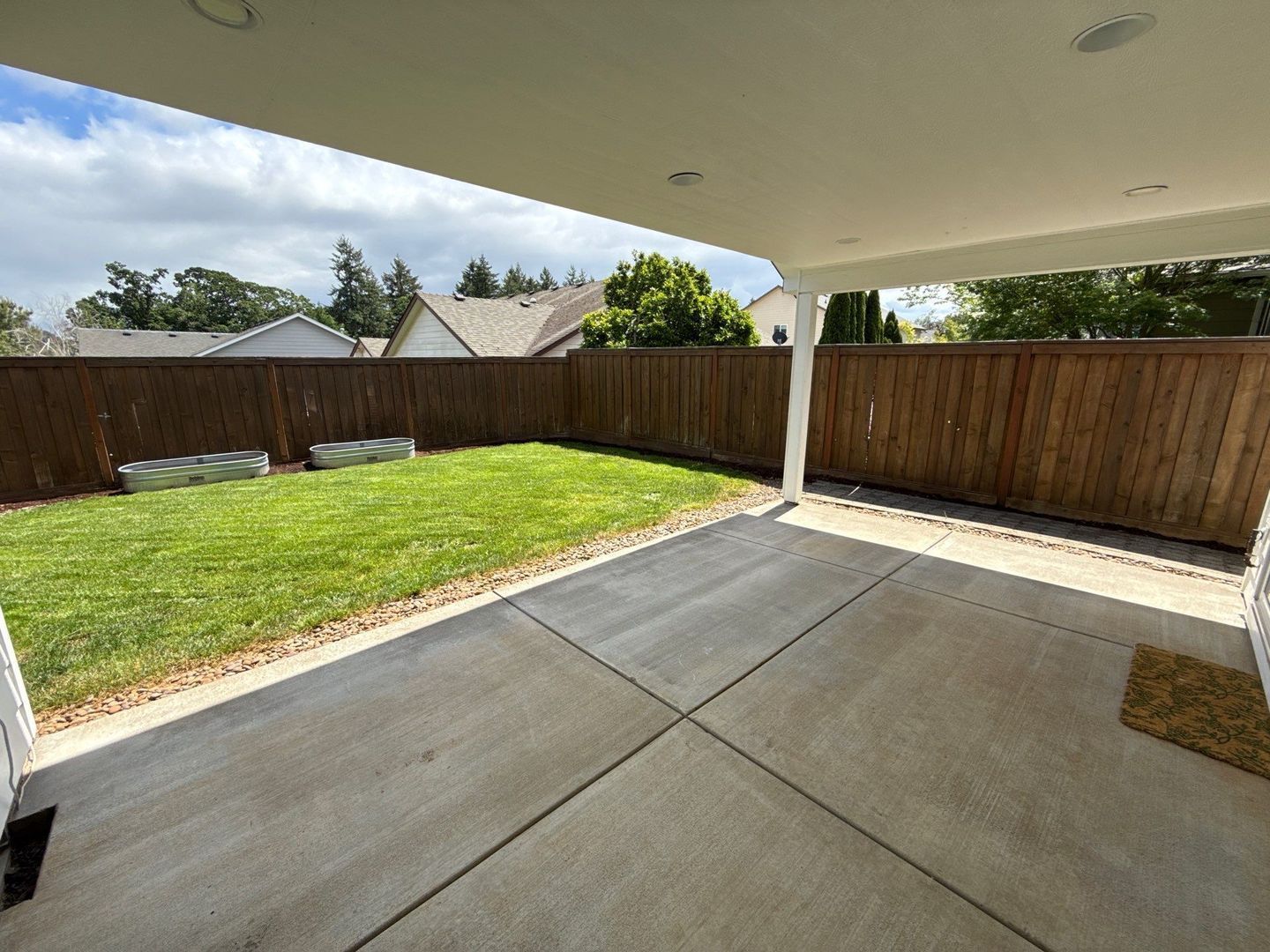 Spacious S. Salem 3BR/2BA Single Family Home in Quiet Neighborhood - AVAILABLE NOW! property image