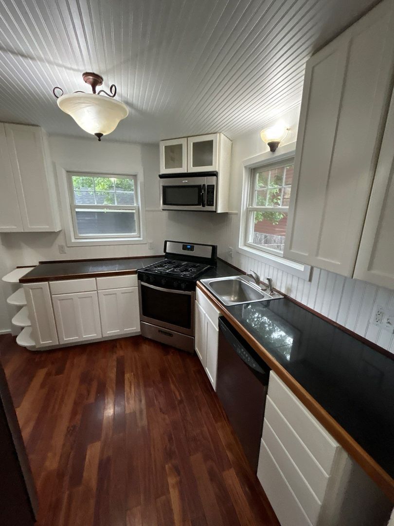 Corvallis 3 Bed, 1 Bath Single Family Home, AVAILABLE NOW! property image