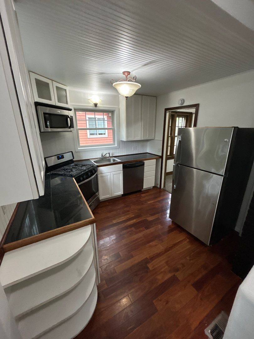 Corvallis 3 Bed, 1 Bath Single Family Home, AVAILABLE NOW! property image