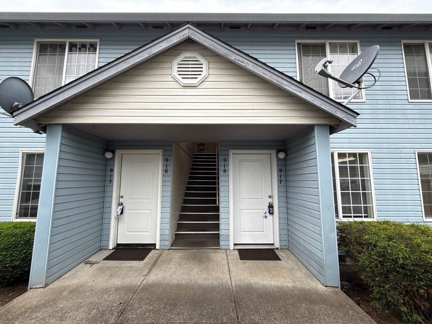 $1,395 First 3 Months, NE Silverton 2 Bed, 1 Bath, 1st Floor Apartment, Washer & Dryer Hookups, AVAILABLE NOW! property image