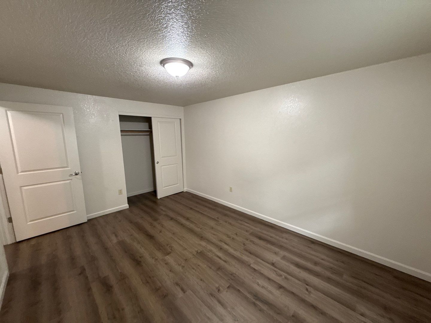 $1,395 First 3 Months, NE Silverton 2 Bed, 1 Bath, 1st Floor Apartment, Washer & Dryer Hookups, AVAILABLE NOW! property image