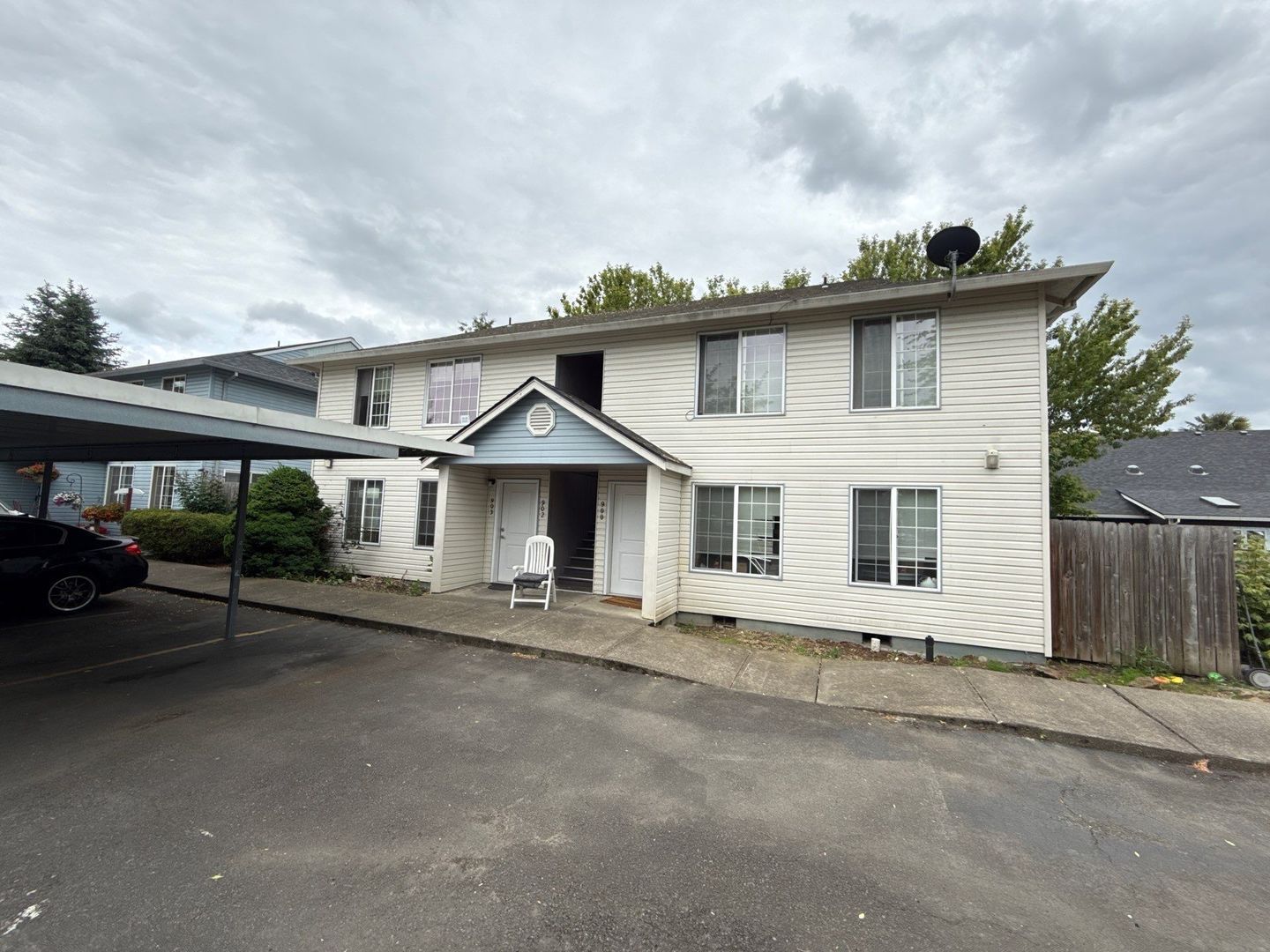 $1,395 First 3 Months, NE Silverton 2 Bed, 1 Bath, 1st Floor Apartment, Washer & Dryer Hookups, AVAILABLE NOW! property image