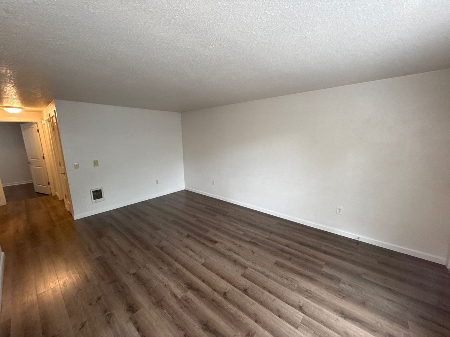 $1,395 First 3 Months, NE Silverton 2 Bed, 1 Bath, 1st Floor Apartment, Washer & Dryer Hookups, AVAILABLE NOW! property image