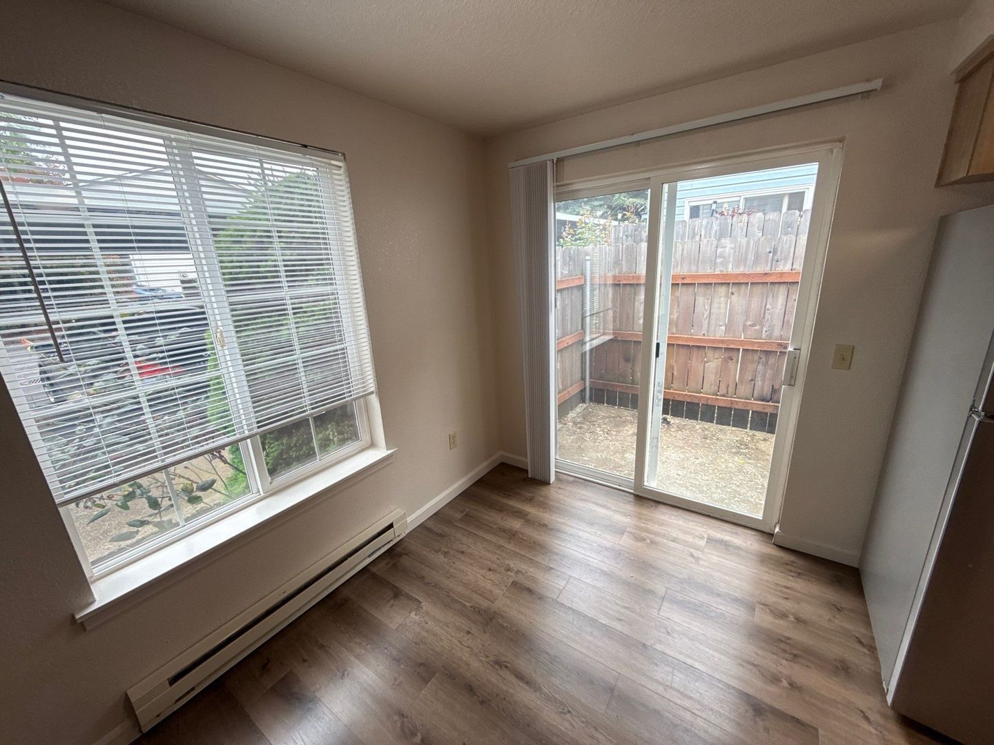 $1,395 First 3 Months, NE Silverton 2 Bed, 1 Bath, 1st Floor Apartment, Washer & Dryer Hookups, AVAILABLE NOW! property image