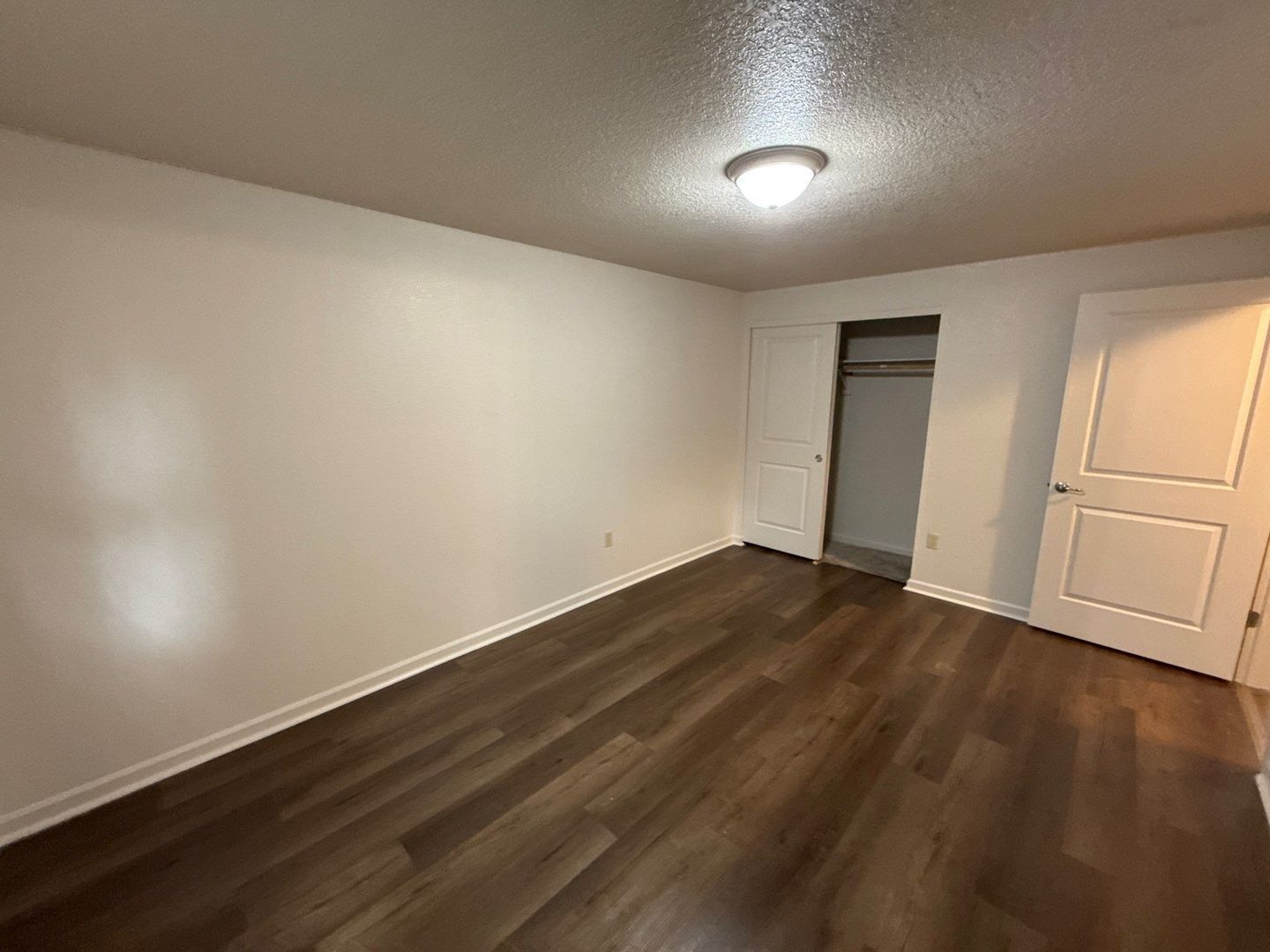 $1,395 First 3 Months, NE Silverton 2 Bed, 1 Bath, 1st Floor Apartment, Washer & Dryer Hookups, AVAILABLE NOW! property image