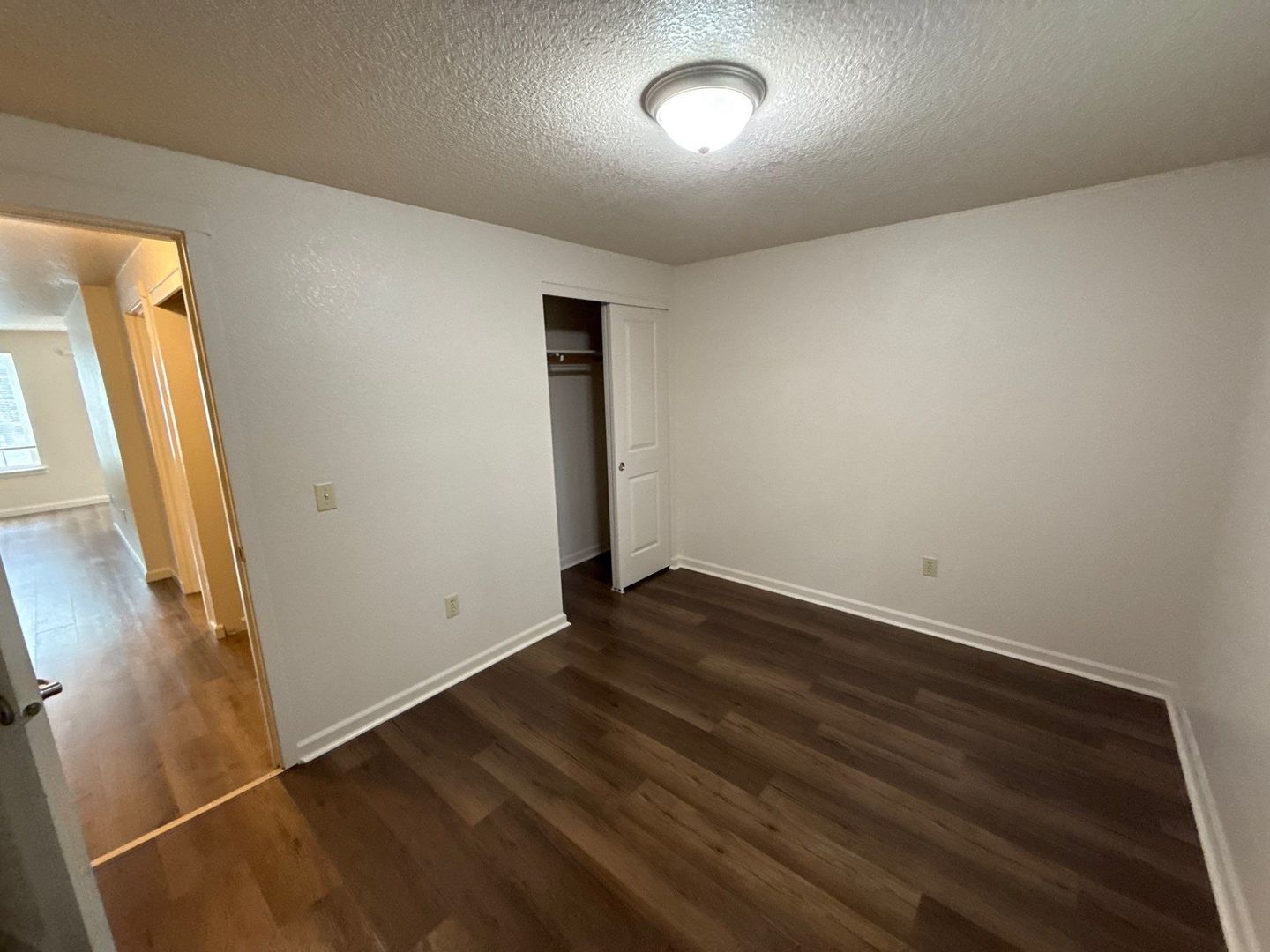 $1,395 First 3 Months, NE Silverton 2 Bed, 1 Bath, 1st Floor Apartment, Washer & Dryer Hookups, AVAILABLE NOW! property image