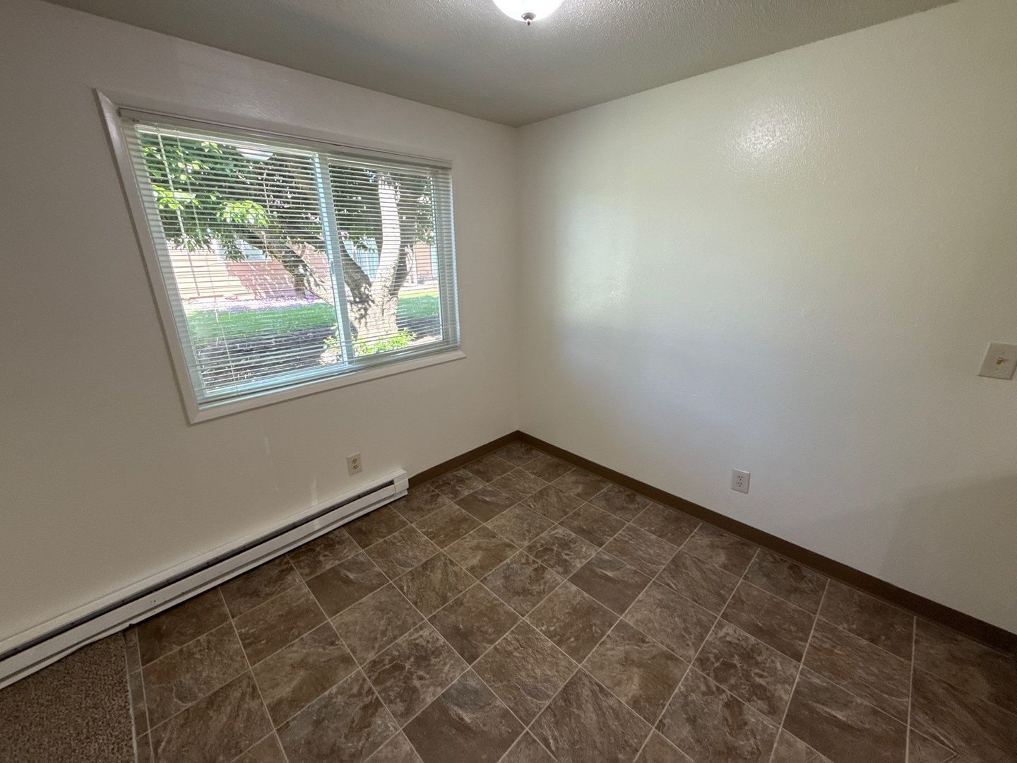 $1,195 First 3 Months, NE Salem 2 Bed 1 Bath 1st Floor Apartment, W/S/G Paid, AVAILABLE NOW! property image