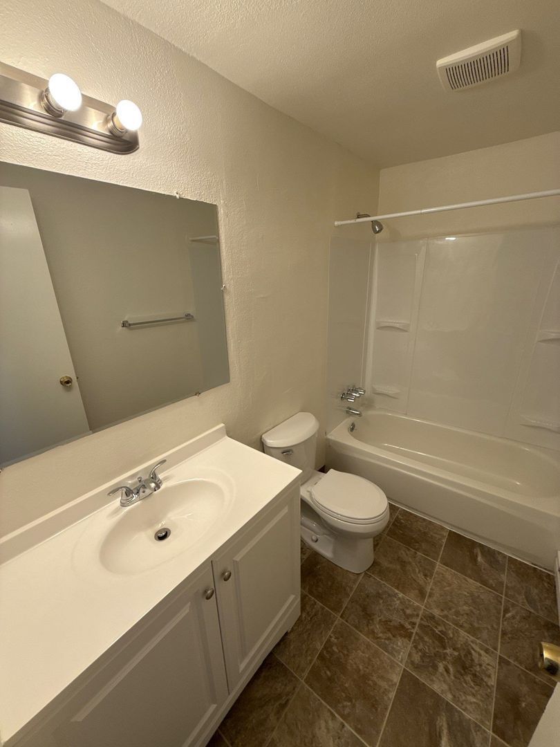 $1,195 First 3 Months, NE Salem 2 Bed 1 Bath 1st Floor Apartment, W/S/G Paid, AVAILABLE NOW! property image