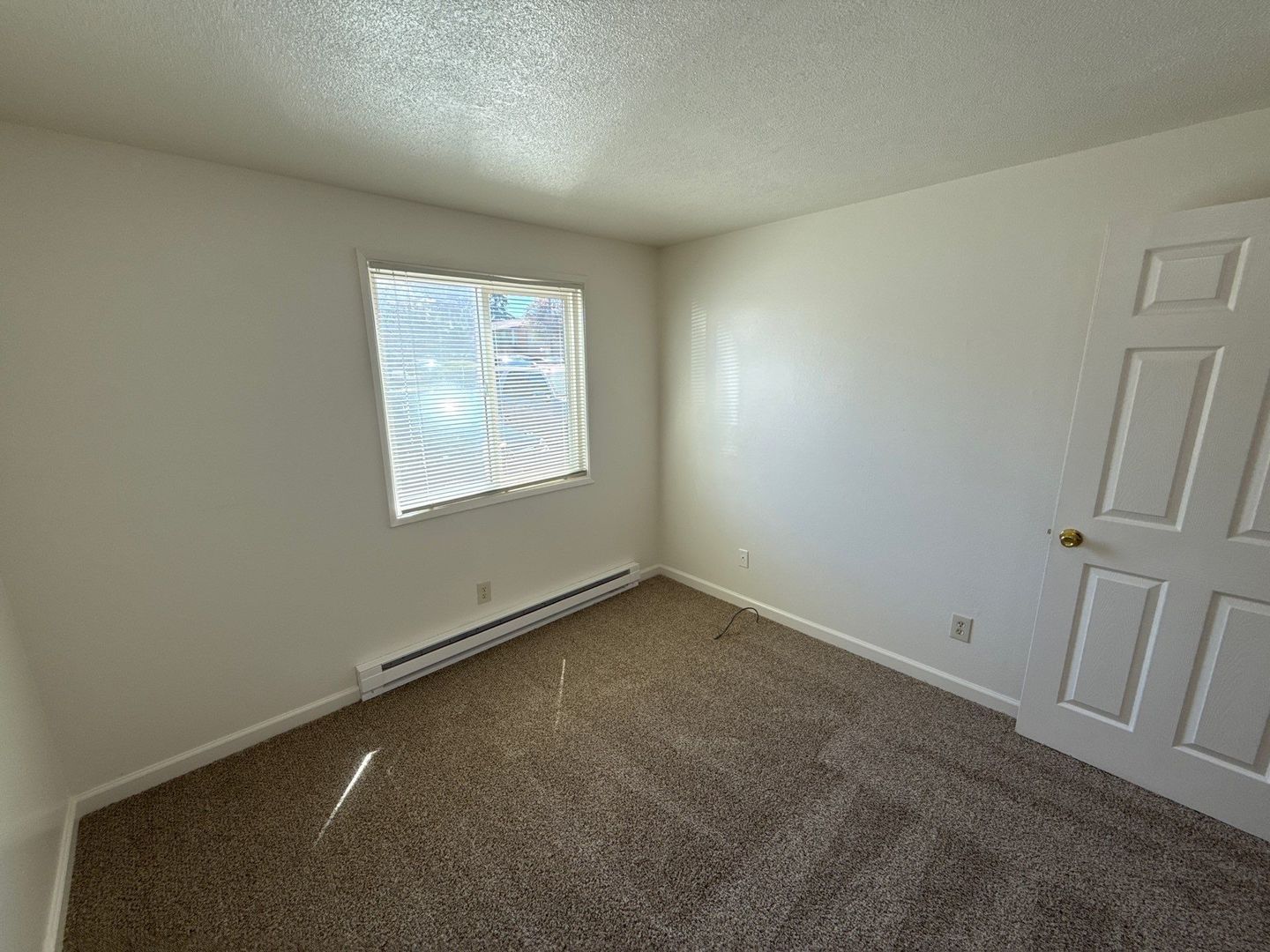 $1,195 First 3 Months, NE Salem 2 Bed 1 Bath 1st Floor Apartment, W/S/G Paid, AVAILABLE NOW! property image