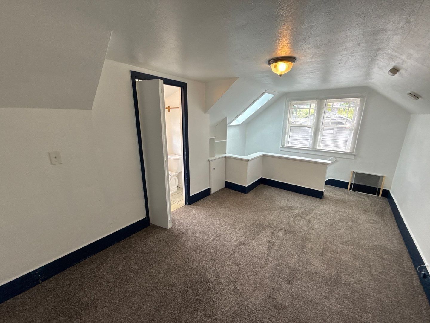 AVAILABE NOW! NE Salem Duplex: 2 Bed + Loft/Flex Suite, 2.5 Bath | ALL BILLS PAID! W/D In-Unit property image