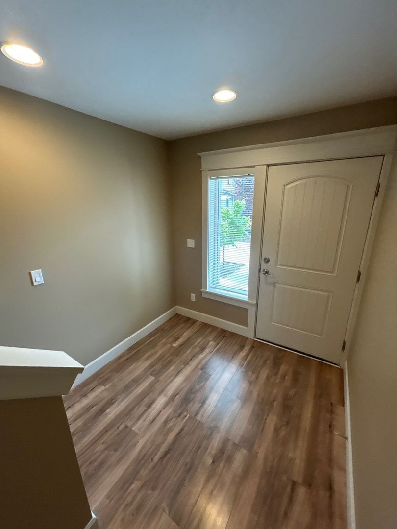 SE Albany, 4 Beds, 2.5 Baths, 2 Story Triplex/TownHouse, AVAILABLE NOW! property image