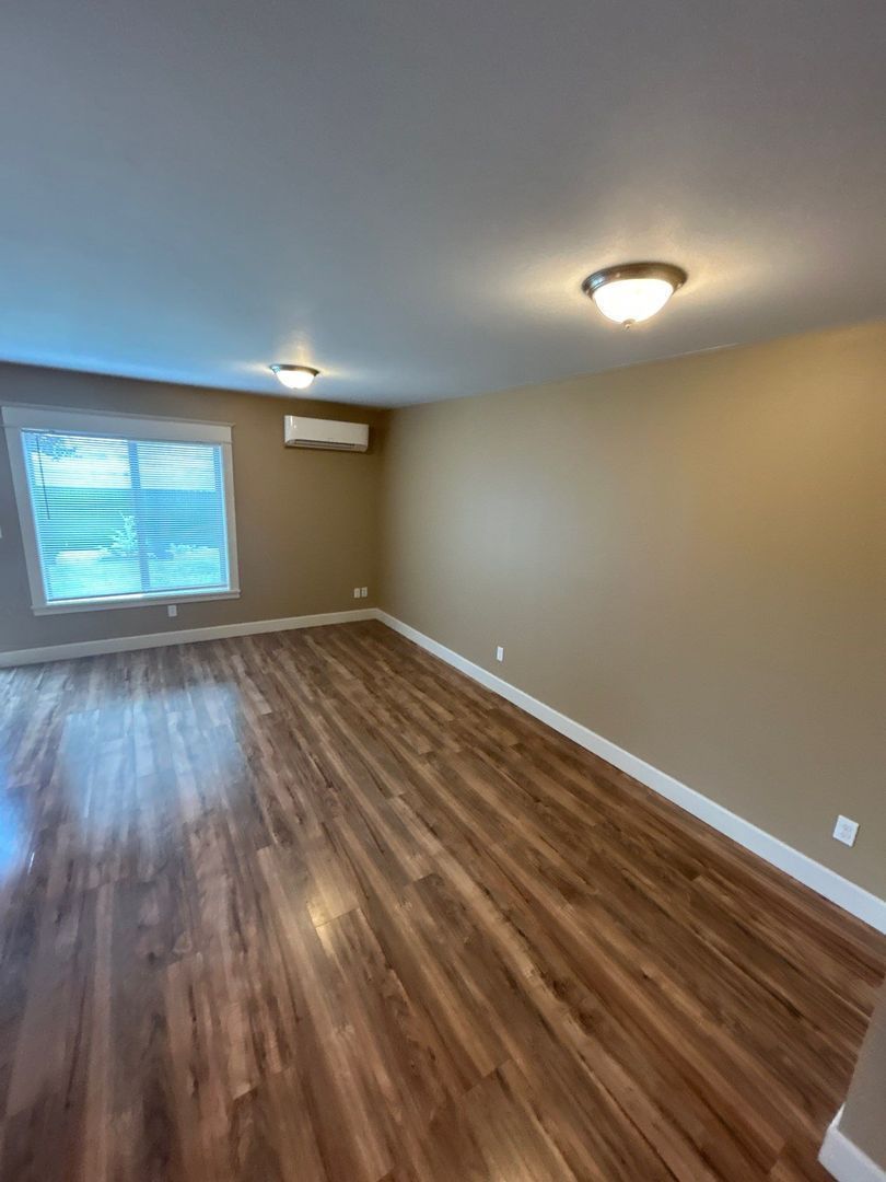 SE Albany, 4 Beds, 2.5 Baths, 2 Story Triplex/TownHouse, AVAILABLE NOW! property image