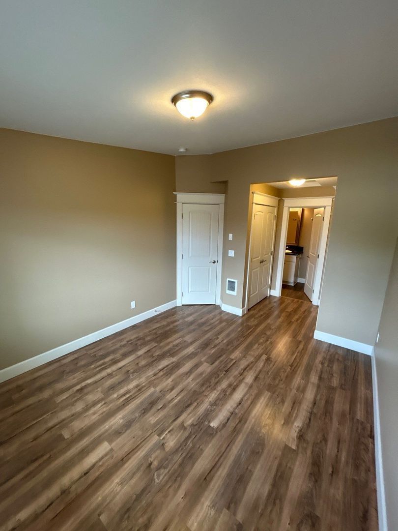 SE Albany, 4 Beds, 2.5 Baths, 2 Story Triplex/TownHouse, AVAILABLE NOW! property image