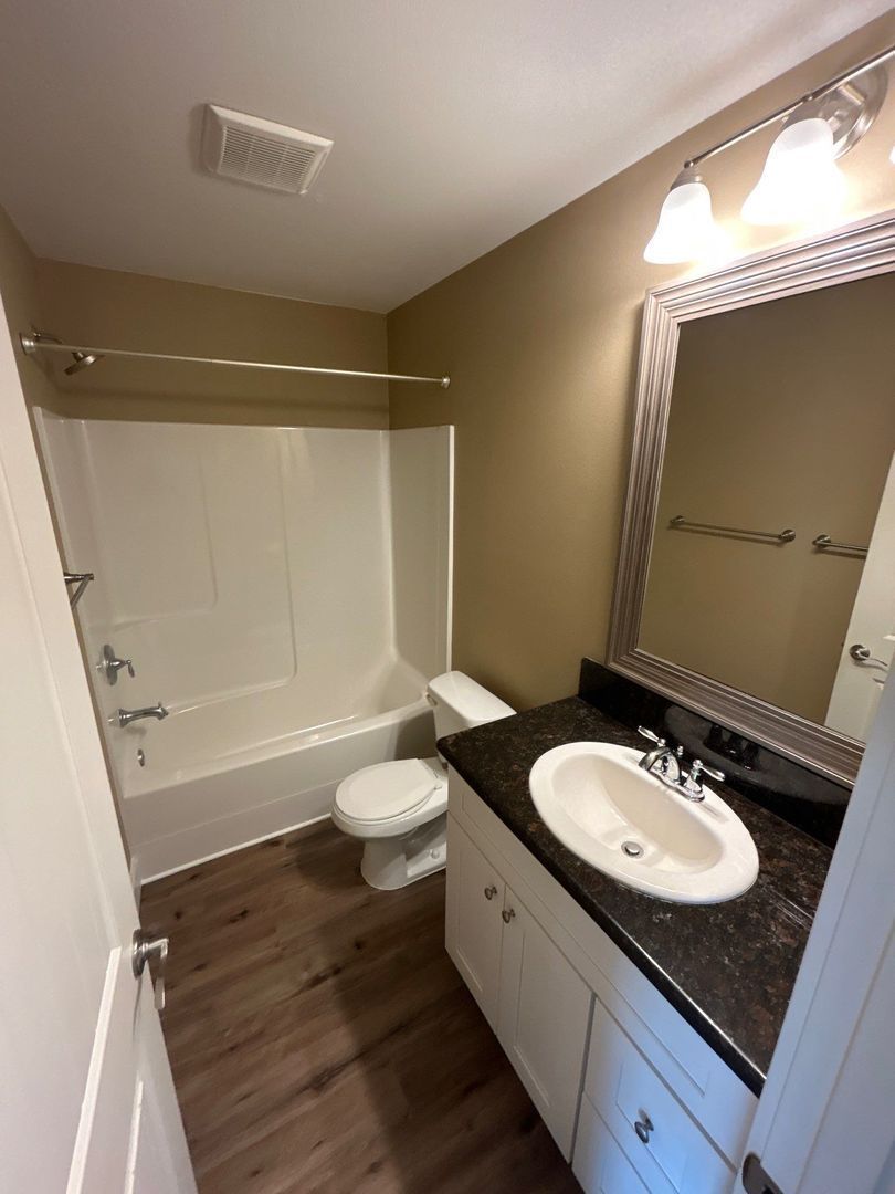 SE Albany, 4 Beds, 2.5 Baths, 2 Story Triplex/TownHouse, AVAILABLE NOW! property image