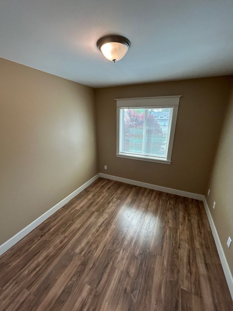 SE Albany, 4 Beds, 2.5 Baths, 2 Story Triplex/TownHouse, AVAILABLE NOW! property image