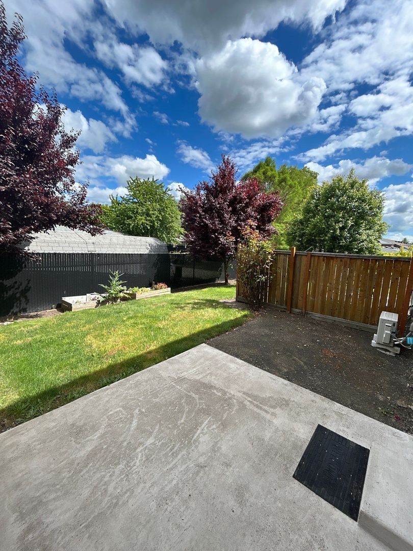 SE Albany, 4 Beds, 2.5 Baths, 2 Story Triplex/TownHouse, AVAILABLE NOW! property image