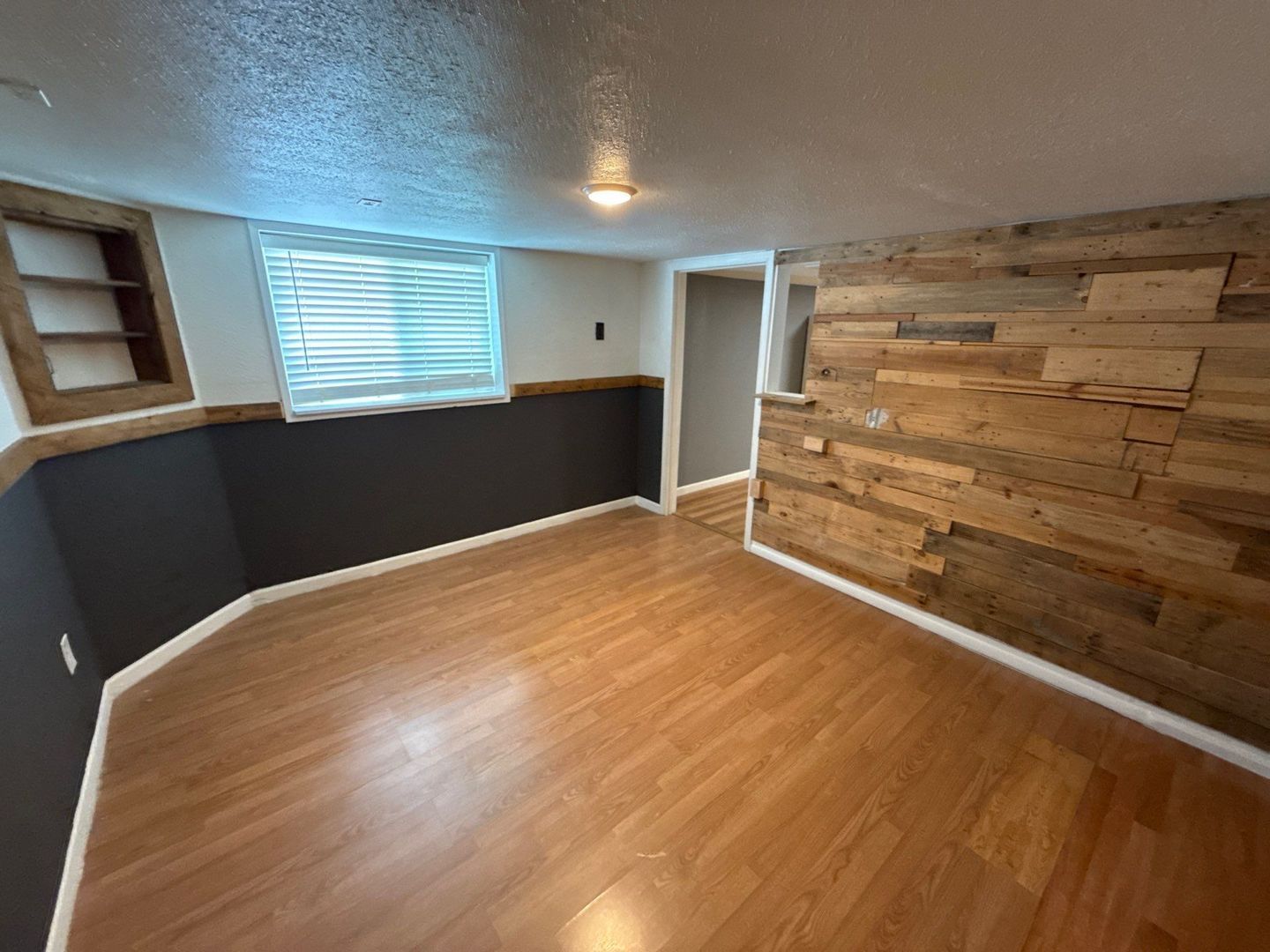 NE Salem Duplex 1 Bed W/Bonus Room 1 Bath, ALL BILLS PAID, W/D In Unit, AVAILABLE NOW! property image