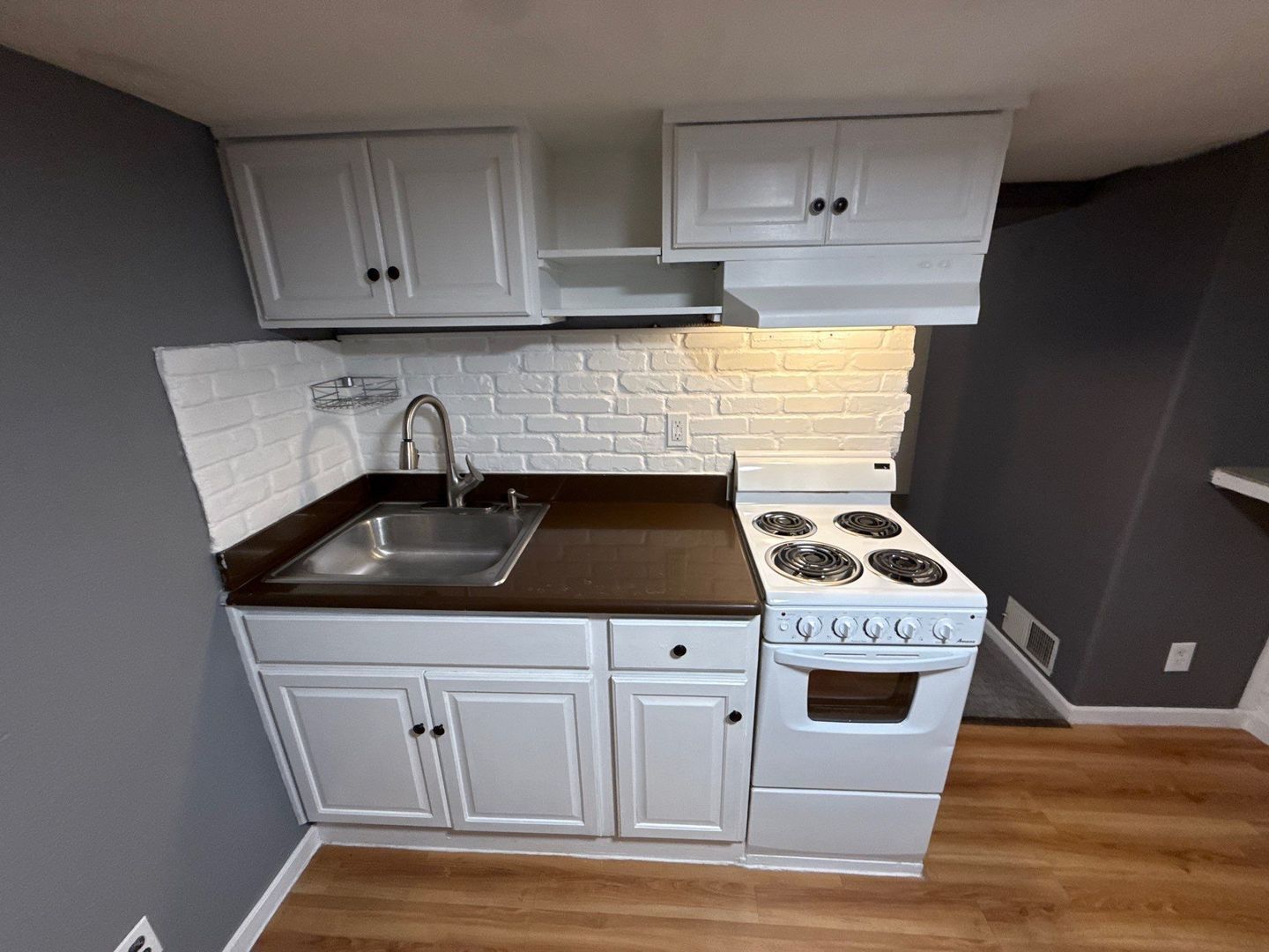 NE Salem Duplex 1 Bed W/Bonus Room 1 Bath, ALL BILLS PAID, W/D In Unit, AVAILABLE NOW! property image