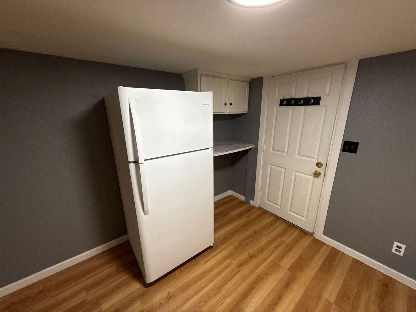 NE Salem Duplex 1 Bed W/Bonus Room 1 Bath, ALL BILLS PAID, W/D In Unit, AVAILABLE NOW! property image