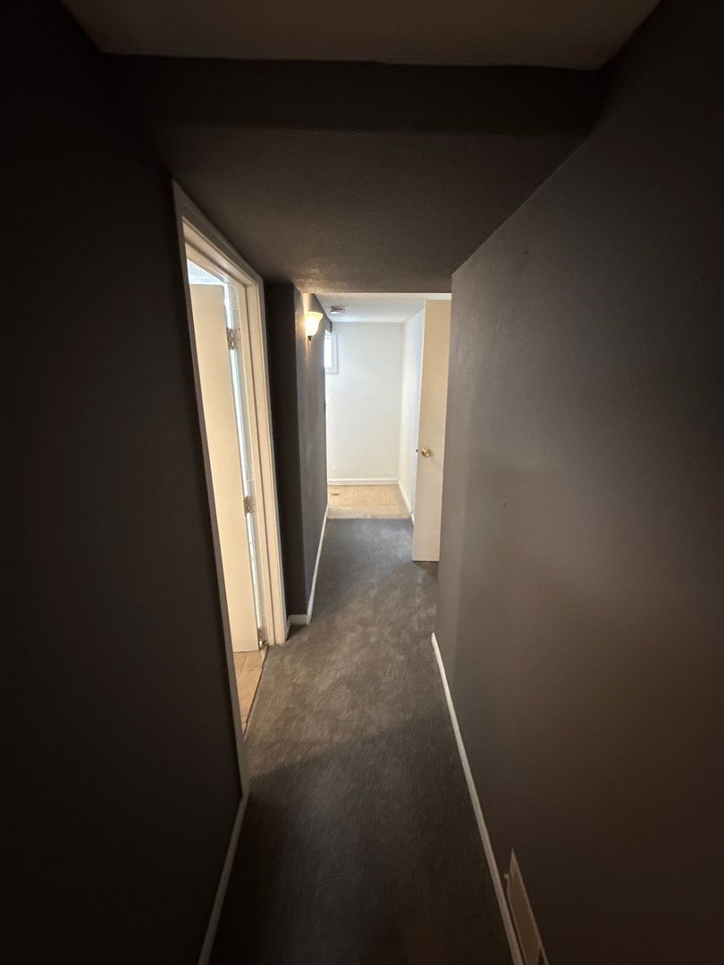 NE Salem Duplex 1 Bed W/Bonus Room 1 Bath, ALL BILLS PAID, W/D In Unit, AVAILABLE NOW! property image