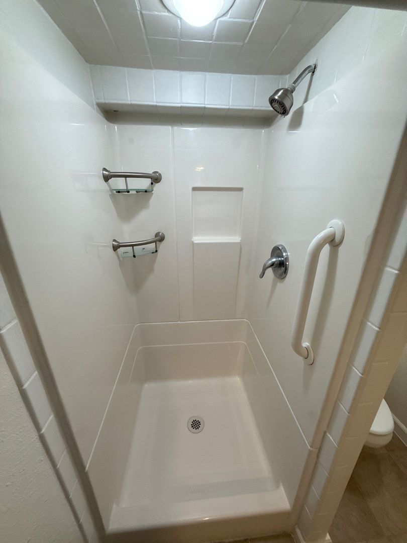 NE Salem Duplex 1 Bed W/Bonus Room 1 Bath, ALL BILLS PAID, W/D In Unit, AVAILABLE NOW! property image