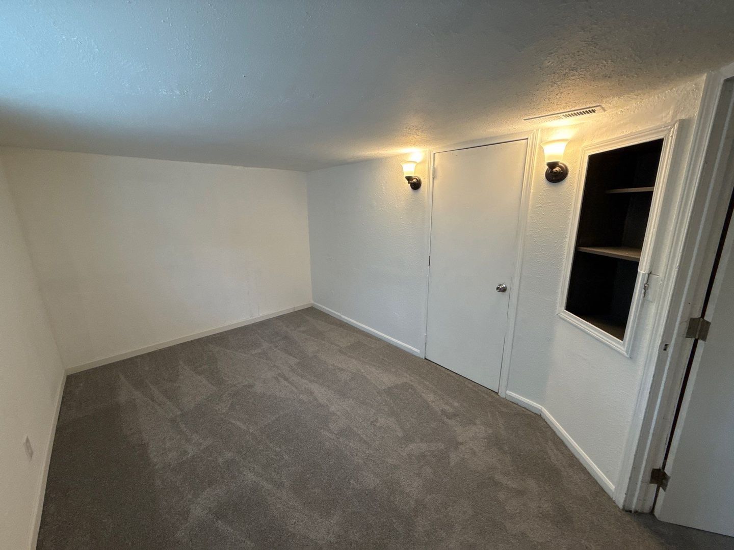 NE Salem Duplex 1 Bed W/Bonus Room 1 Bath, ALL BILLS PAID, W/D In Unit, AVAILABLE NOW! property image