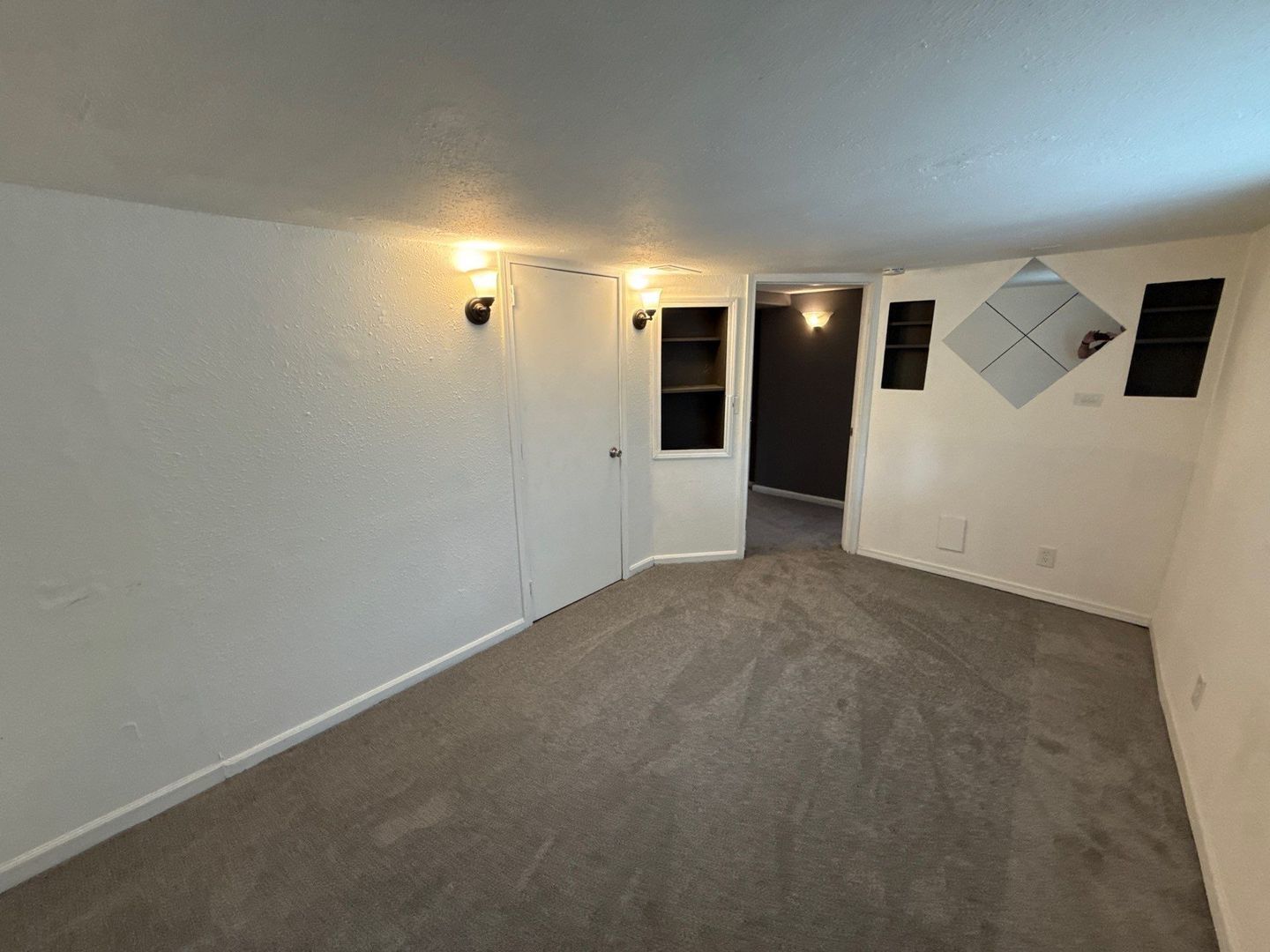 NE Salem Duplex 1 Bed W/Bonus Room 1 Bath, ALL BILLS PAID, W/D In Unit, AVAILABLE NOW! property image