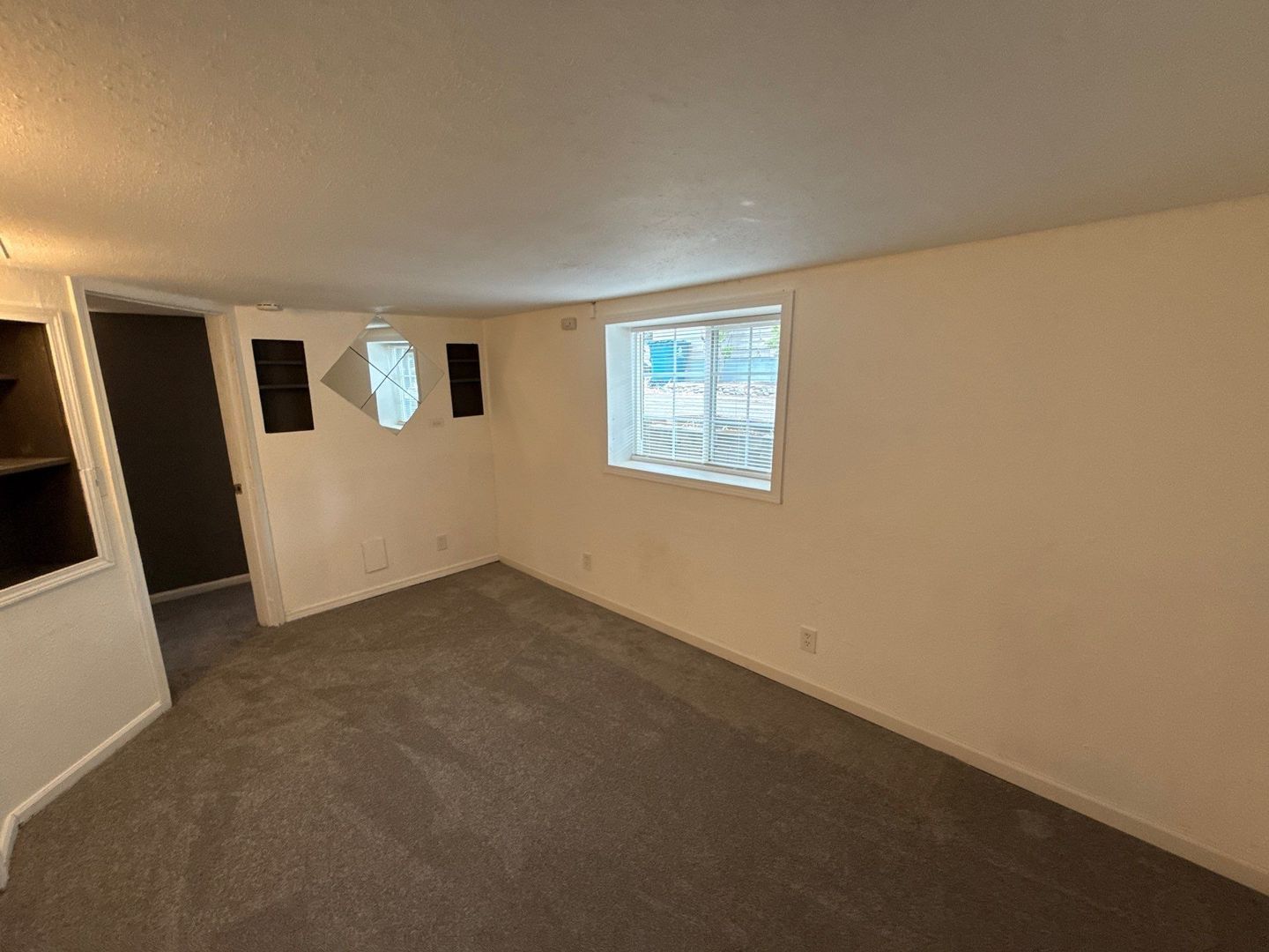 NE Salem Duplex 1 Bed W/Bonus Room 1 Bath, ALL BILLS PAID, W/D In Unit, AVAILABLE NOW! property image