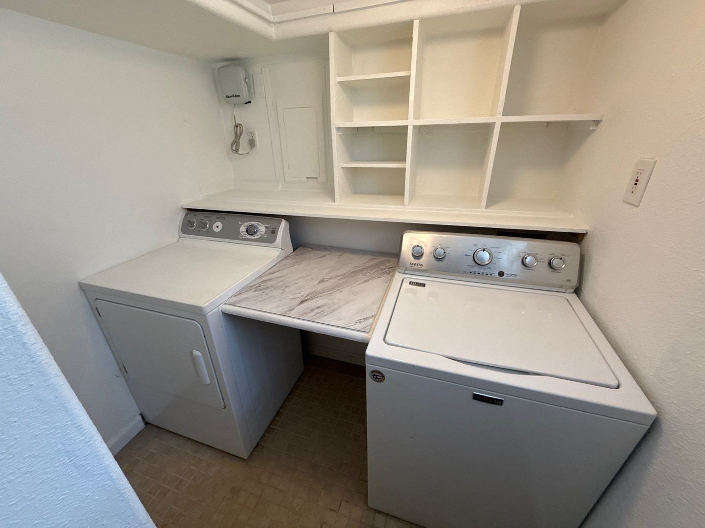 NE Salem Duplex 1 Bed W/Bonus Room 1 Bath, ALL BILLS PAID, W/D In Unit, AVAILABLE NOW! property image