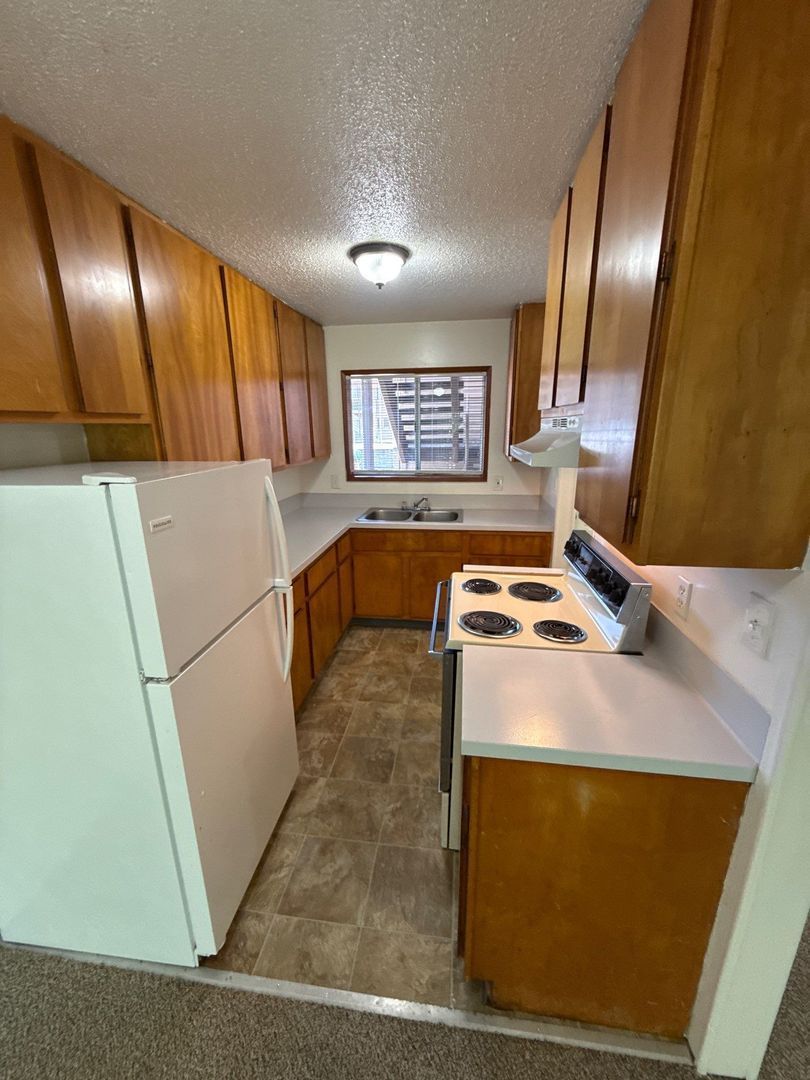 SW Dallas 2 Bed, 1 Bath, 2nd Floor Apartment, AVAILABLE NOW! property image