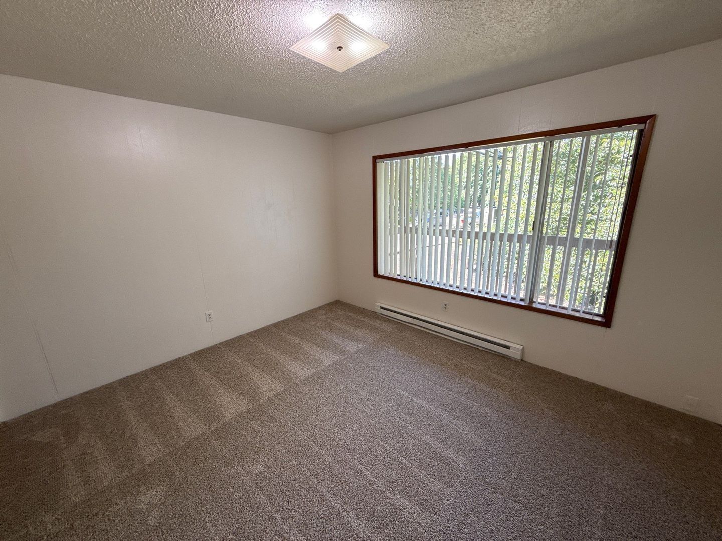 SW Dallas 2 Bed, 1 Bath, 2nd Floor Apartment, AVAILABLE NOW! property image