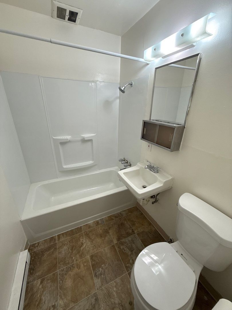 SW Dallas 2 Bed, 1 Bath, 2nd Floor Apartment, AVAILABLE NOW! property image