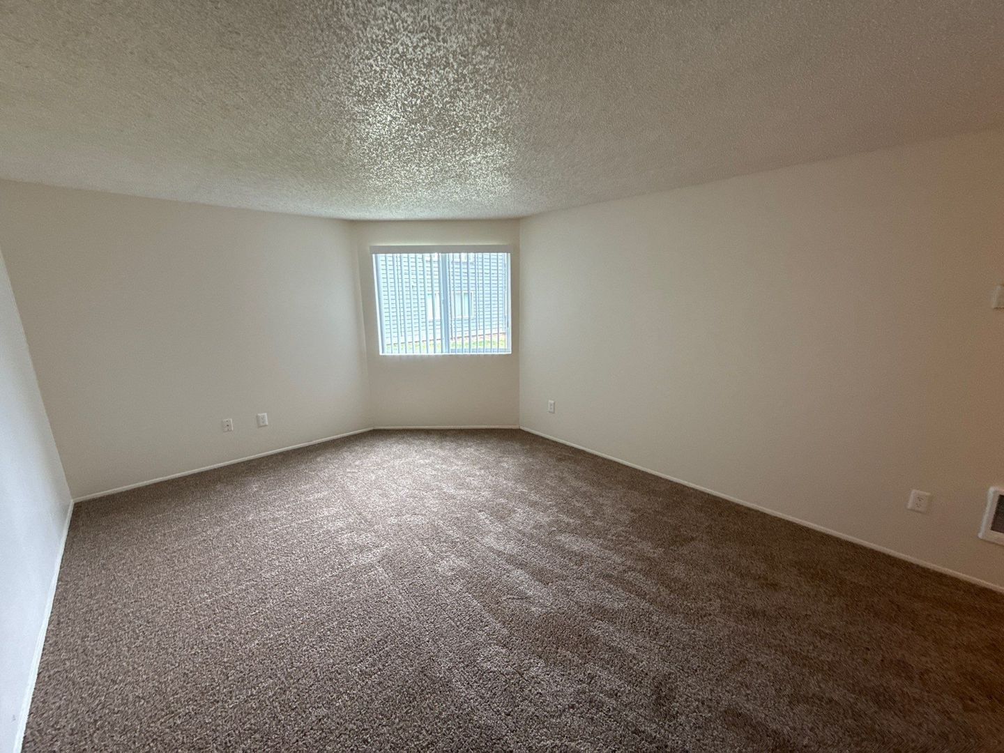 NW Salem, 2 Bed, 1 Bath, Spacious 1st Floor Apartment, Pets are Welcome, AVAILABLE NOW! property image