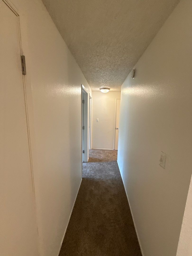NW Salem, 2 Bed, 1 Bath, Spacious 1st Floor Apartment, Pets are Welcome, AVAILABLE NOW! property image