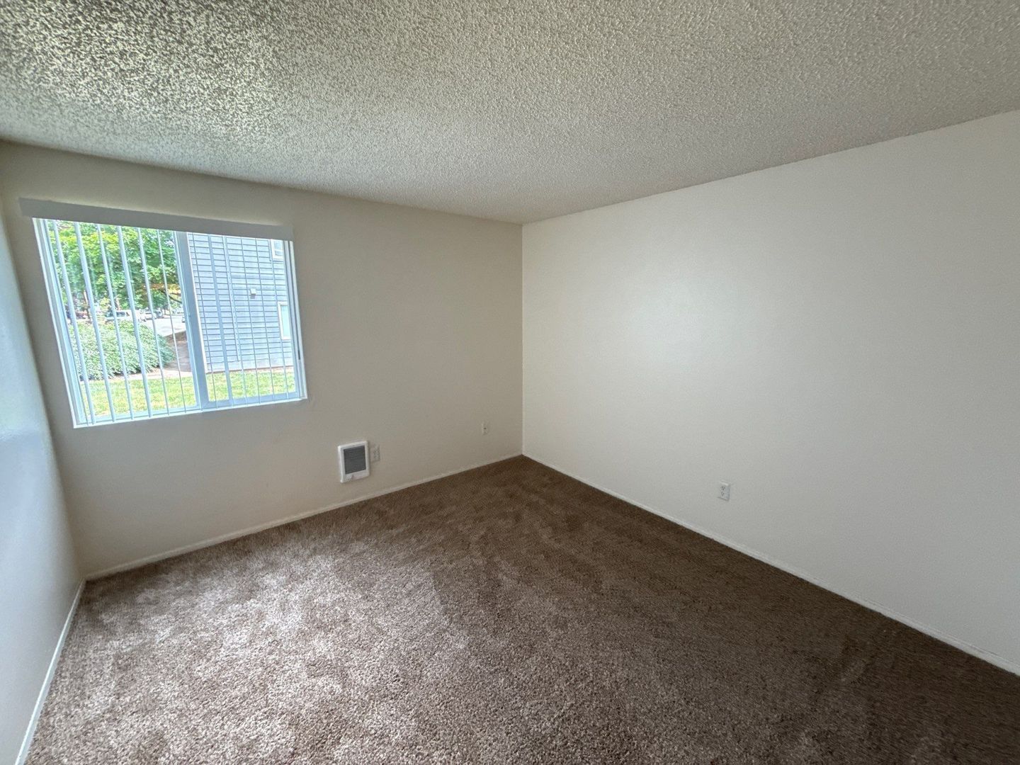 NW Salem, 2 Bed, 1 Bath, Spacious 1st Floor Apartment, Pets are Welcome, AVAILABLE NOW! property image