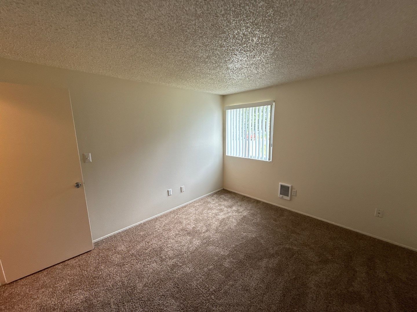 NW Salem, 2 Bed, 1 Bath, Spacious 1st Floor Apartment, Pets are Welcome, AVAILABLE NOW! property image