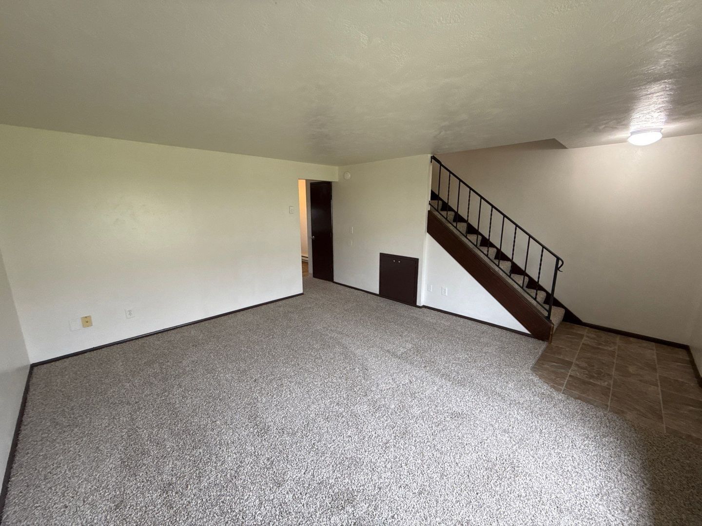 SE Albany 2 Bed 1.5 Bath Apartment, Washer & Dryer Hookups, AVAILABLE NOW! property image