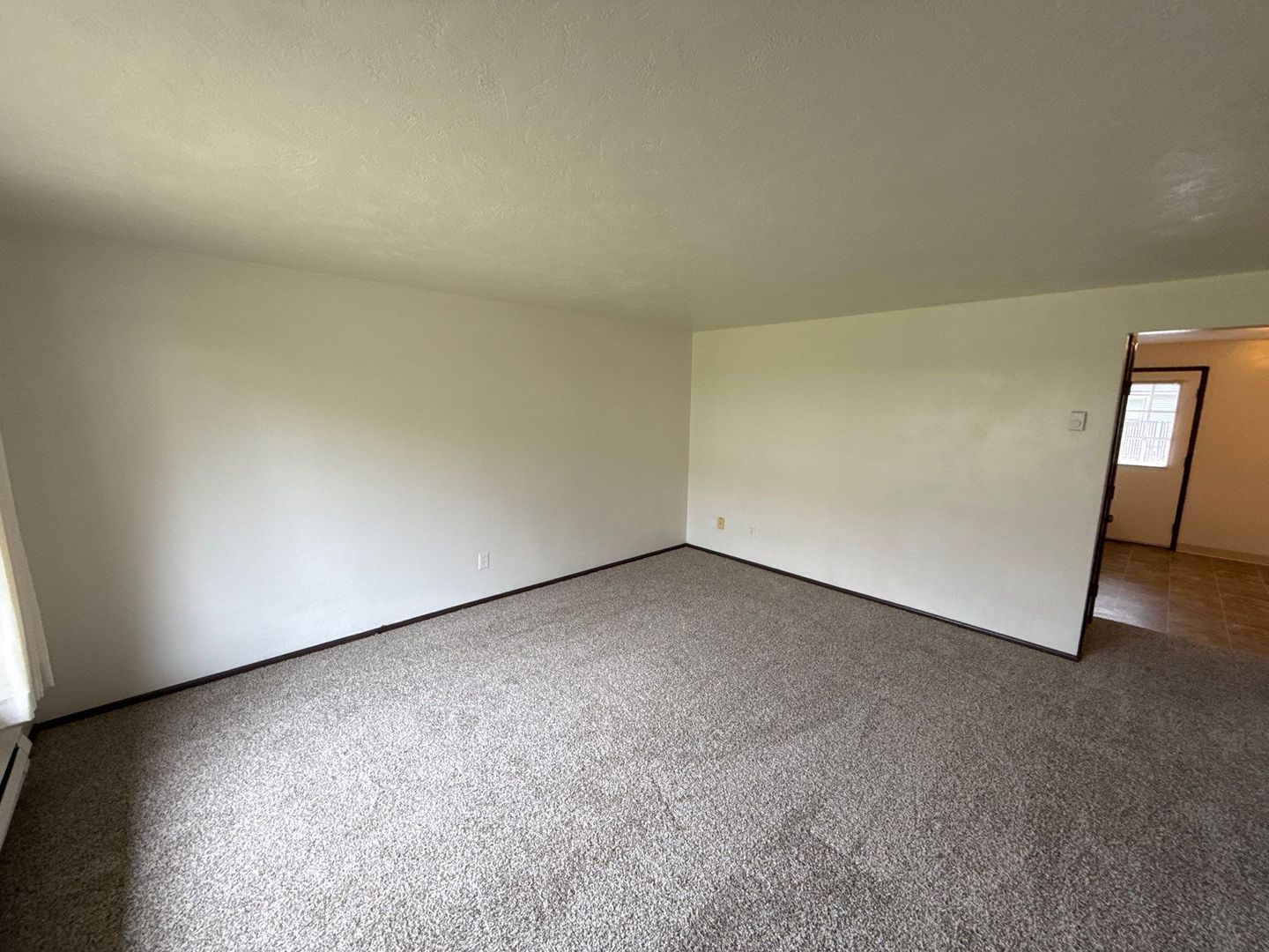 SE Albany 2 Bed 1.5 Bath Apartment, Washer & Dryer Hookups, AVAILABLE NOW! property image