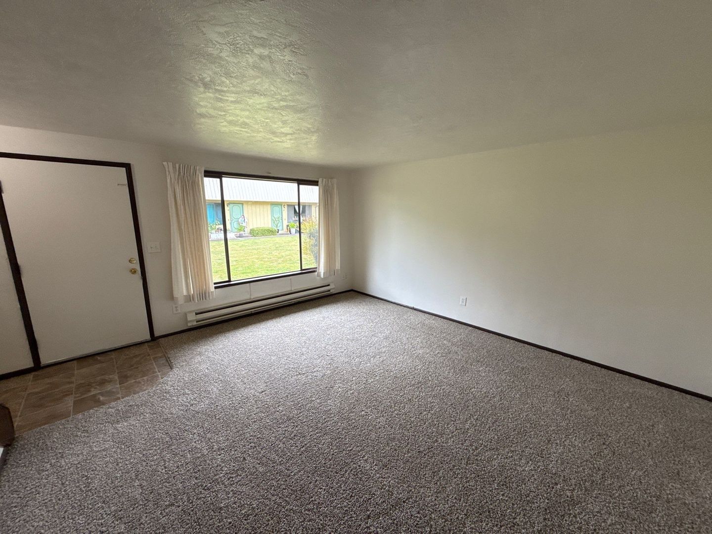 SE Albany 2 Bed 1.5 Bath Apartment, Washer & Dryer Hookups, AVAILABLE NOW! property image
