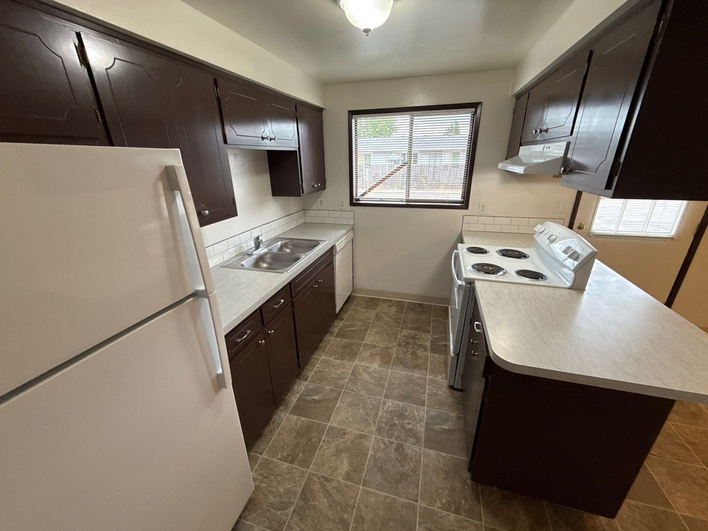 SE Albany 2 Bed 1.5 Bath Apartment, Washer & Dryer Hookups, AVAILABLE NOW! property image