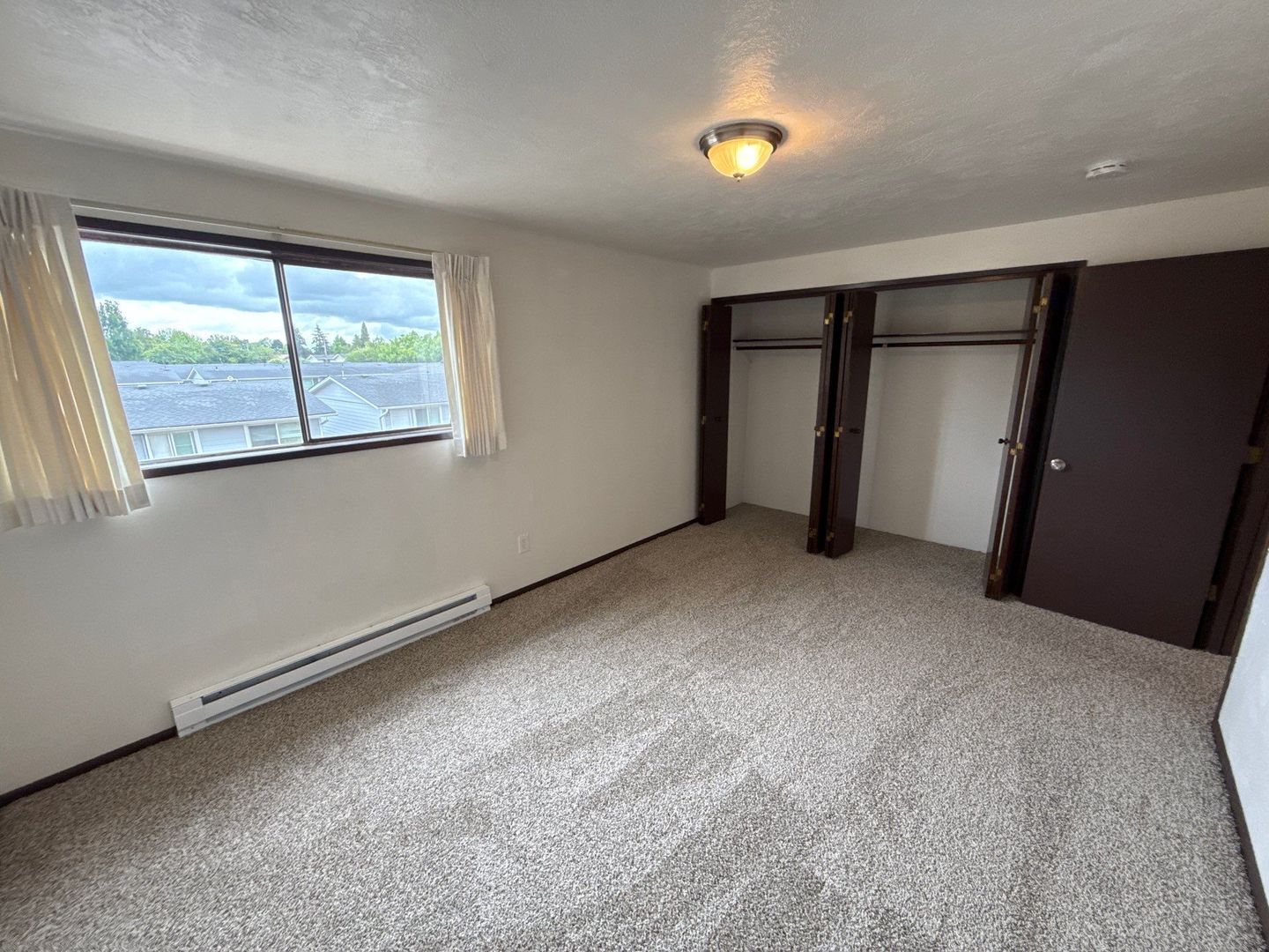 SE Albany 2 Bed 1.5 Bath Apartment, Washer & Dryer Hookups, AVAILABLE NOW! property image