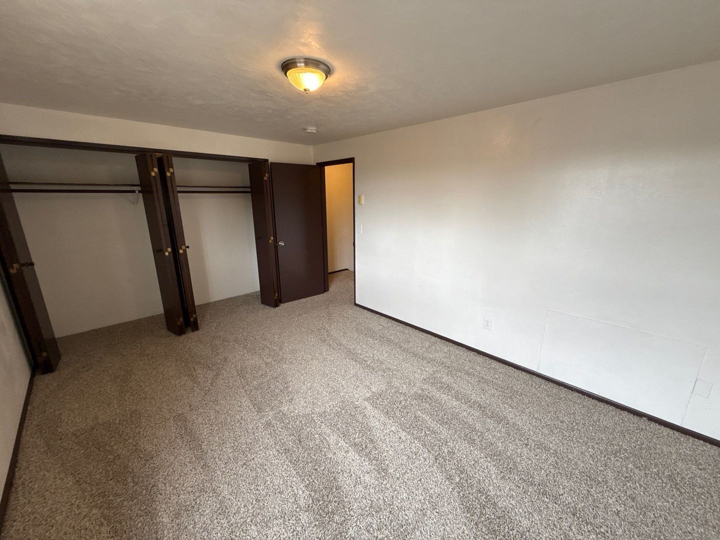 SE Albany 2 Bed 1.5 Bath Apartment, Washer & Dryer Hookups, AVAILABLE NOW! property image