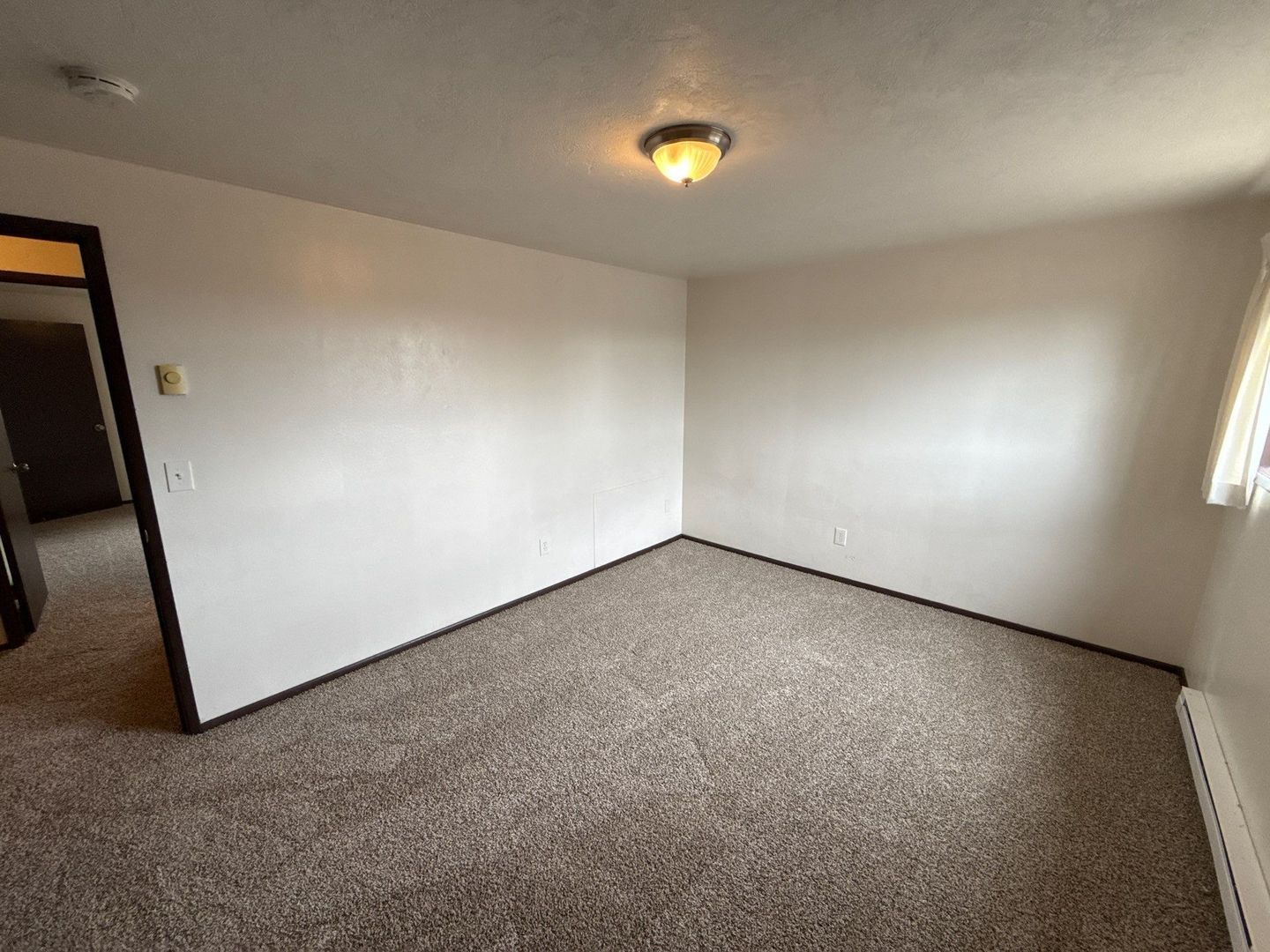 SE Albany 2 Bed 1.5 Bath Apartment, Washer & Dryer Hookups, AVAILABLE NOW! property image