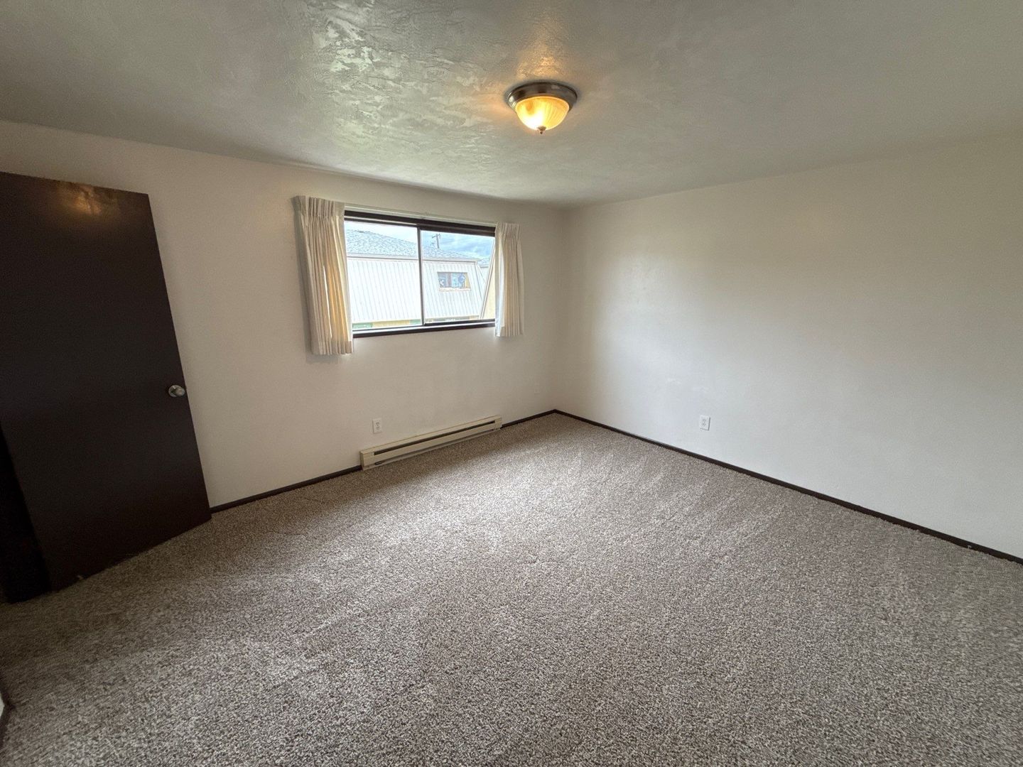 SE Albany 2 Bed 1.5 Bath Apartment, Washer & Dryer Hookups, AVAILABLE NOW! property image