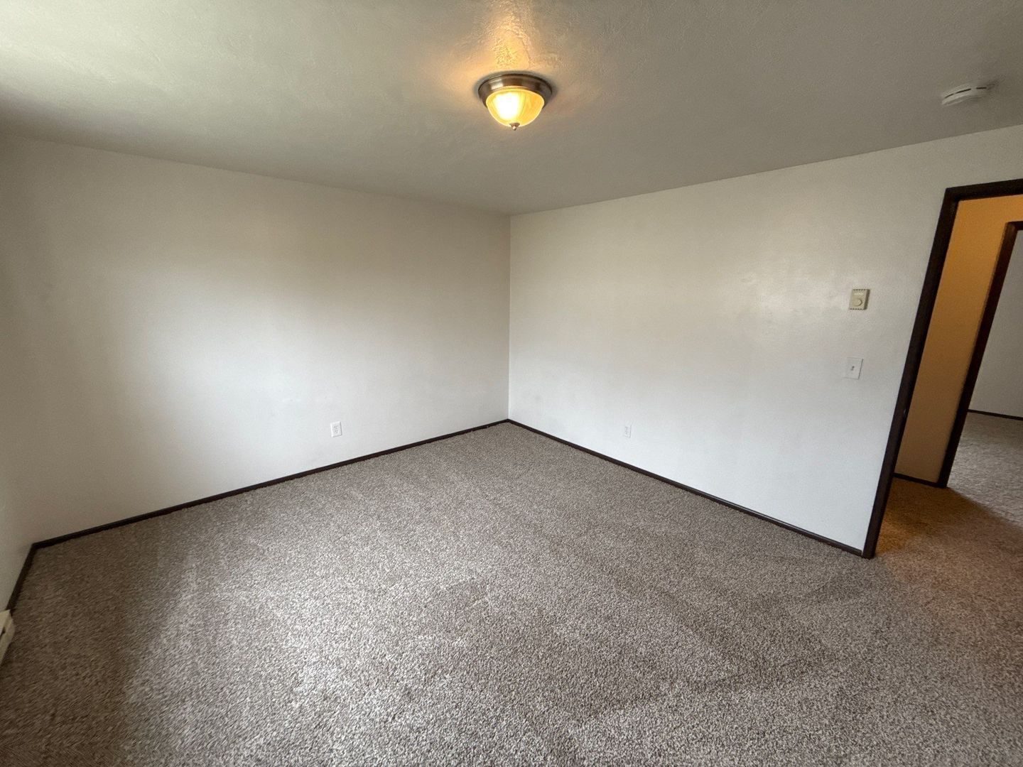 SE Albany 2 Bed 1.5 Bath Apartment, Washer & Dryer Hookups, AVAILABLE NOW! property image
